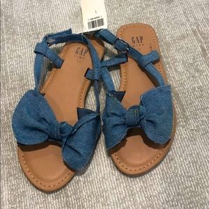 NWT! Girls denim bow front sandals
